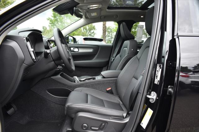 2025 Volvo XC40 Plus Dark Theme