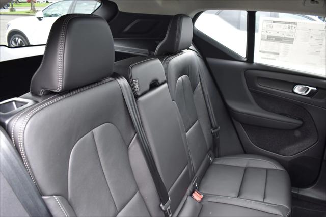 2025 Volvo XC40 Plus Dark Theme
