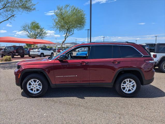 2023 Jeep Grand Cherokee Laredo 4x2