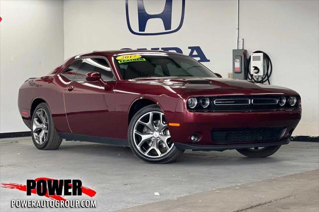 2017 Dodge Challenger SXT Plus