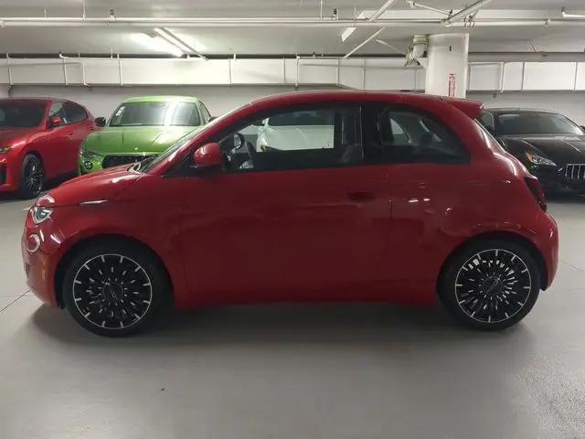 2024 Fiat 500e INSPI(RED) FWD