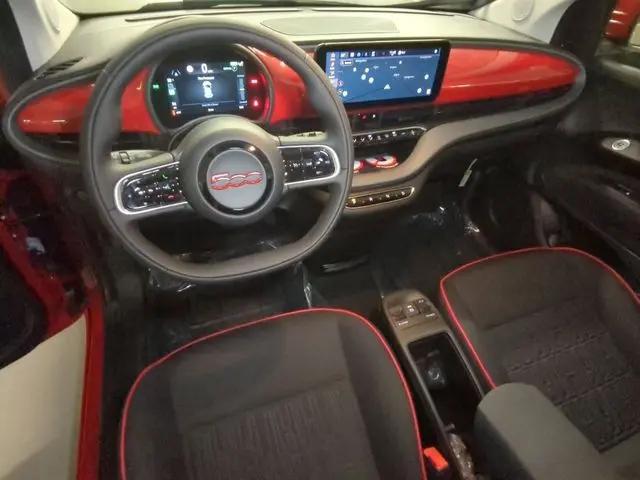 2024 Fiat 500e INSPI(RED) FWD