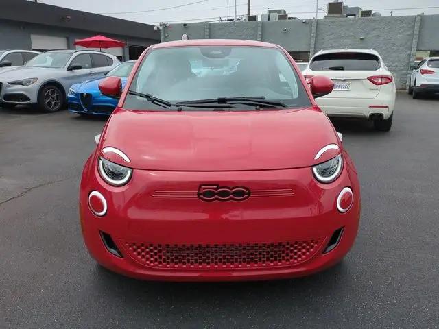 2024 Fiat 500e INSPI(RED) FWD