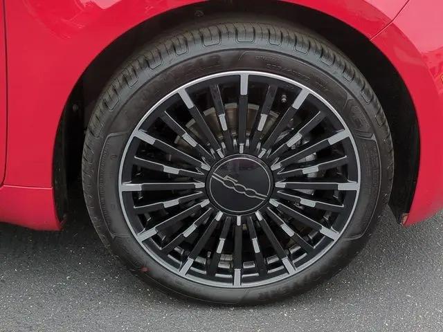 2024 Fiat 500e INSPI(RED) FWD
