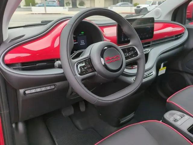 2024 Fiat 500e INSPI(RED) FWD