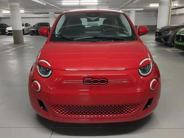 2024 Fiat 500e INSPI(RED) FWD