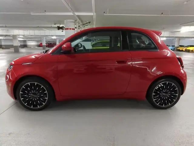 2024 Fiat 500e INSPI(RED) FWD