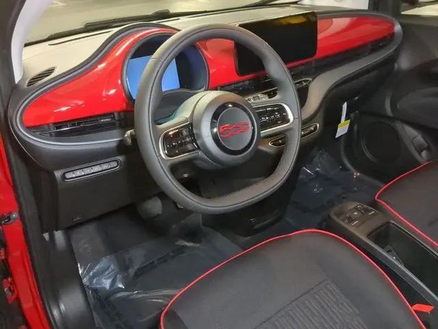 2024 Fiat 500e INSPI(RED) FWD