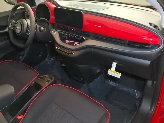 2024 Fiat 500e INSPI(RED) FWD