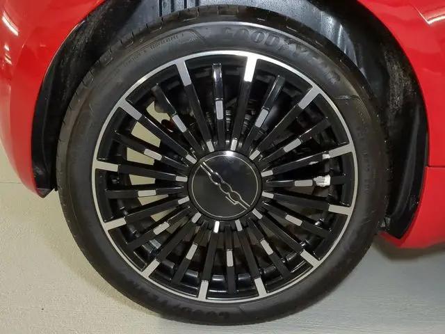 2024 Fiat 500e INSPI(RED) FWD