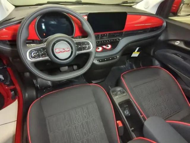 2024 Fiat 500e INSPI(RED) FWD