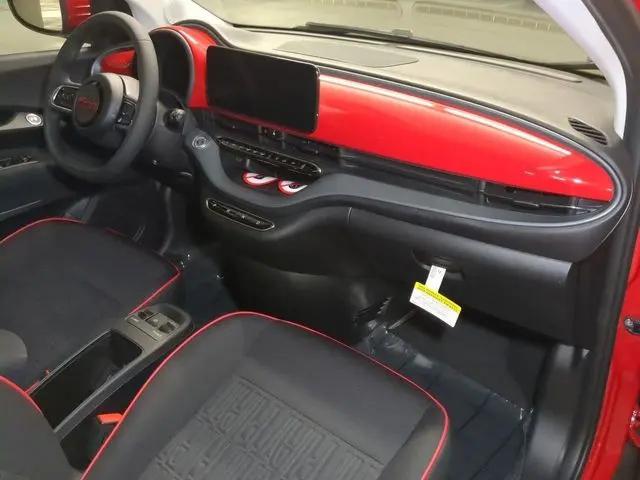 2024 Fiat 500e INSPI(RED) FWD