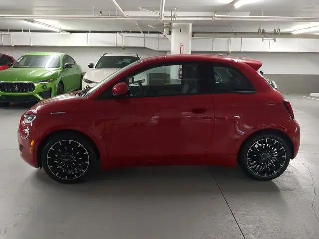 2024 Fiat 500e INSPI(RED) FWD