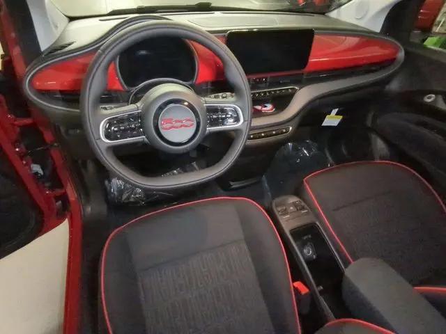 2024 Fiat 500e INSPI(RED) FWD