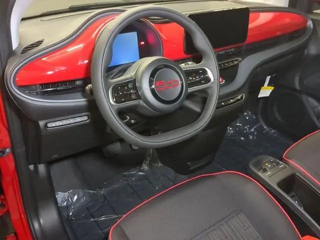 2024 Fiat 500e INSPI(RED) FWD