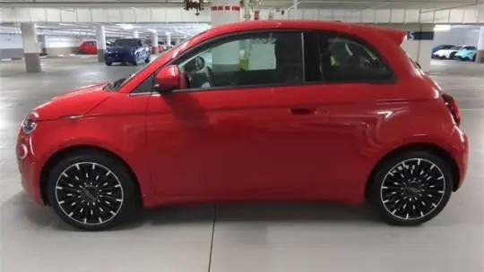 2024 Fiat 500e INSPI(RED) FWD