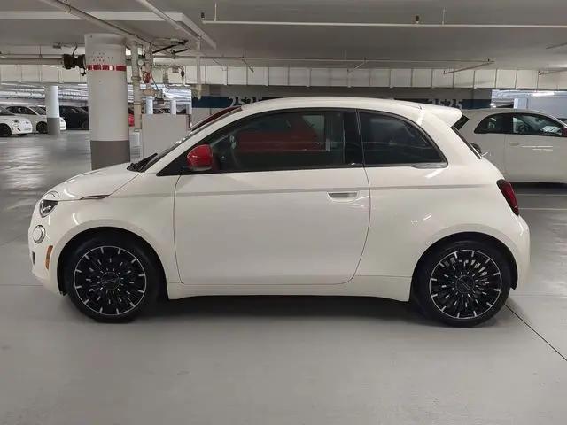 2024 Fiat 500e INSPI(RED) FWD