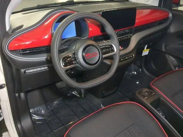 2024 Fiat 500e INSPI(RED) FWD