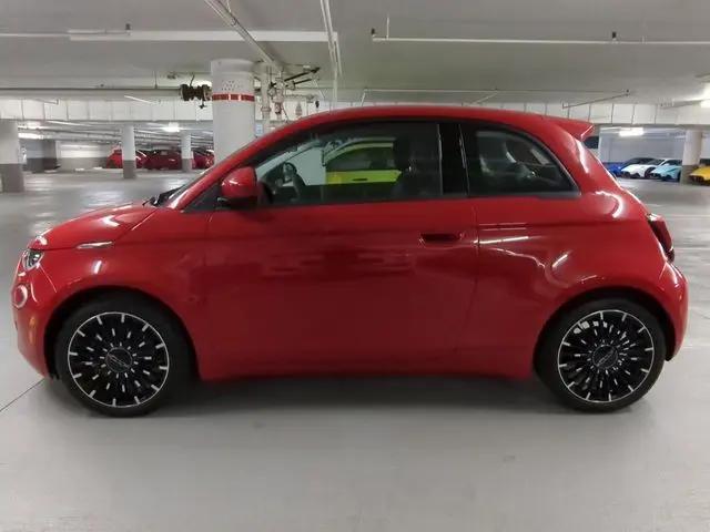 2024 Fiat 500e INSPI(RED) FWD