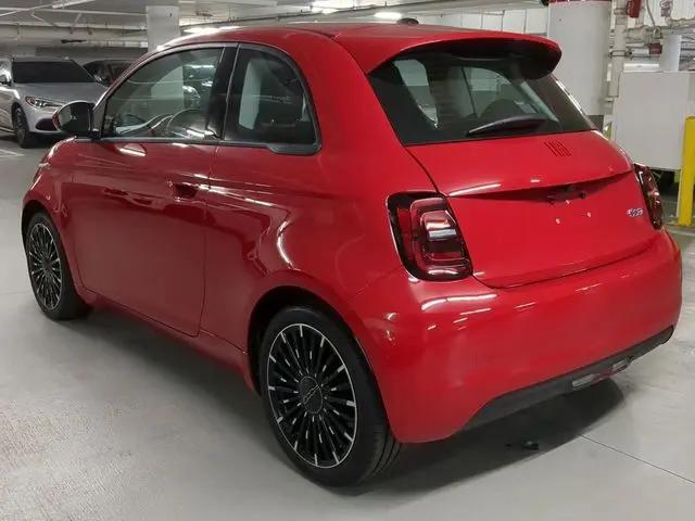 2024 Fiat 500e INSPI(RED) FWD