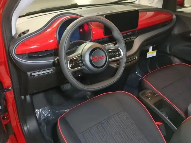 2024 Fiat 500e INSPI(RED) FWD