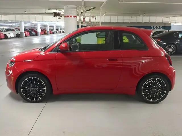 2024 Fiat 500e INSPI(RED) FWD