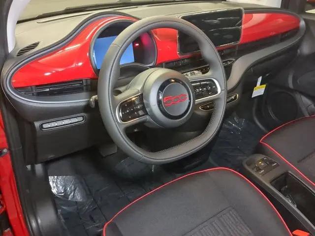 2024 Fiat 500e INSPI(RED) FWD