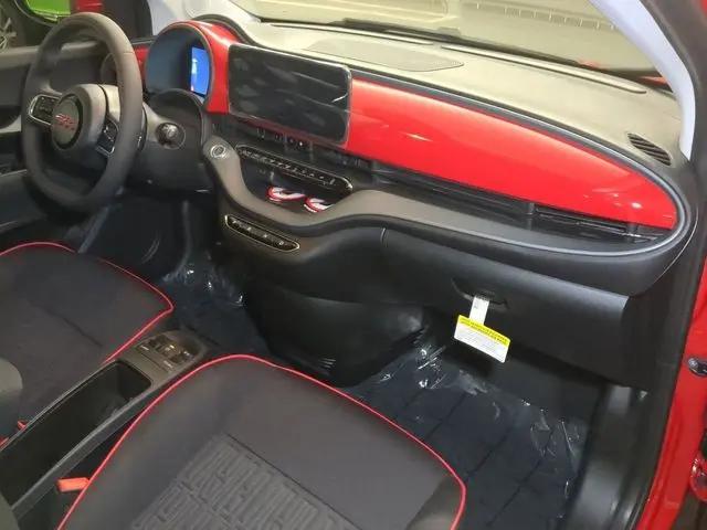 2024 Fiat 500e INSPI(RED) FWD