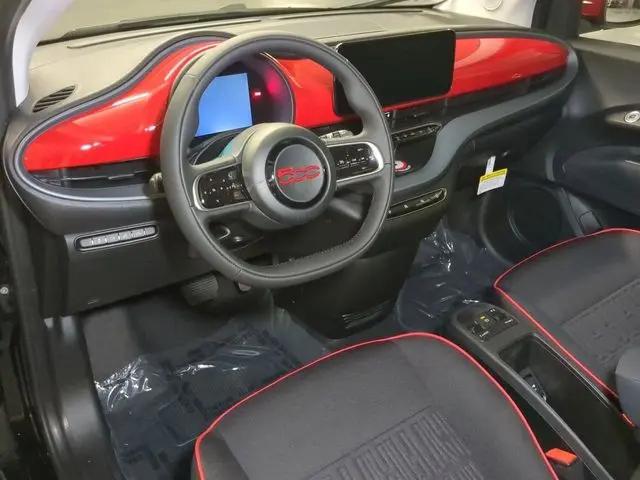 2024 Fiat 500e INSPI(RED) FWD