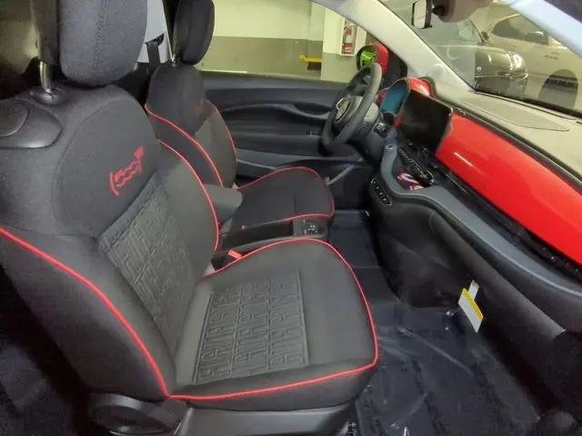 2024 Fiat 500e INSPI(RED) FWD