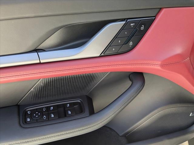 2025 Porsche Taycan 4S