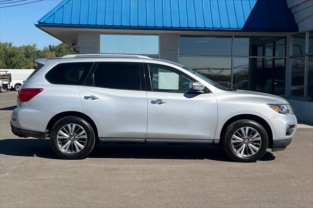 2018 Nissan Pathfinder SV