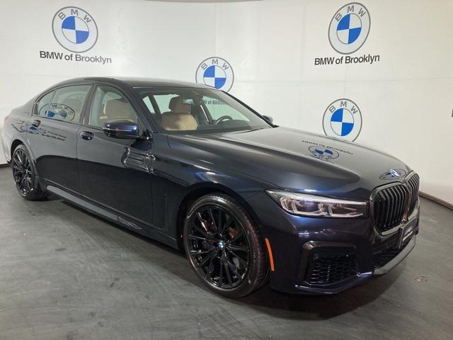 2022 BMW 740