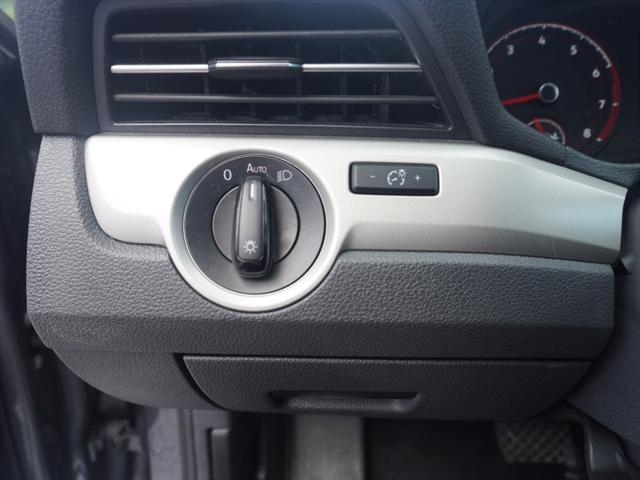 2022 Volkswagen Passat 2.0T SE