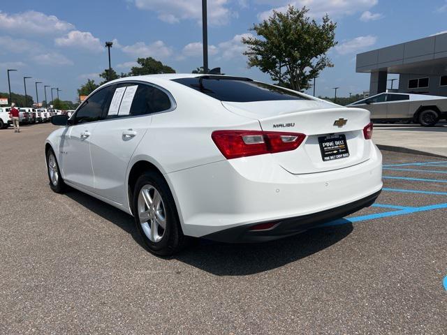 2022 Chevrolet Malibu FWD 1FL