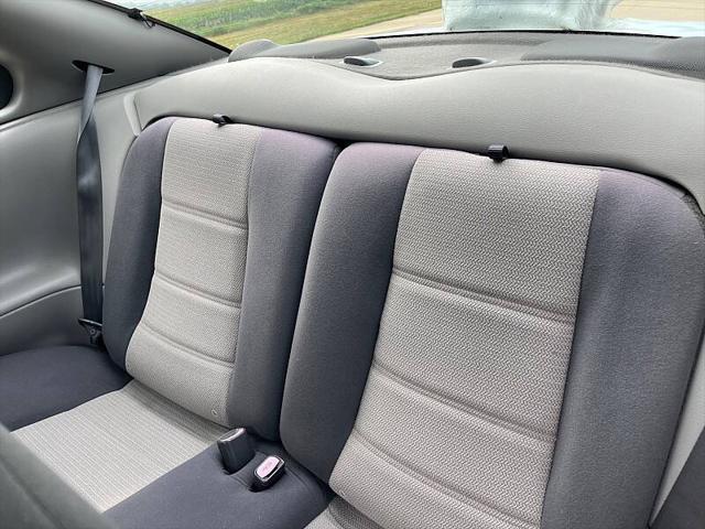 2004 Ford Mustang Base 2dr Fastback