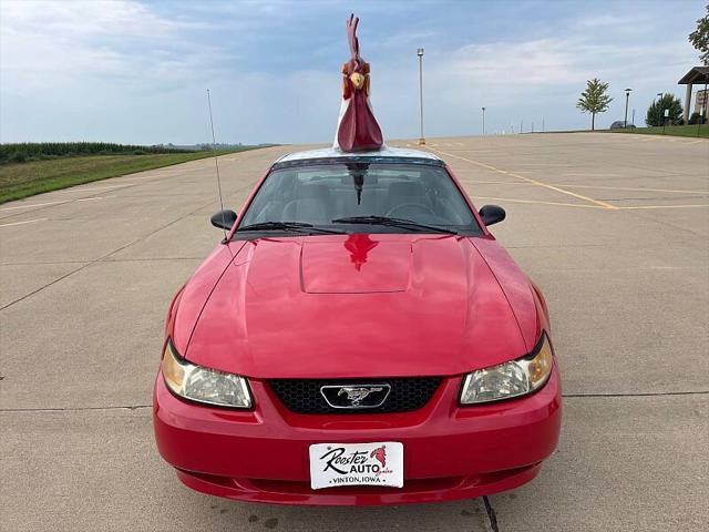 2004 Ford Mustang Base 2dr Fastback