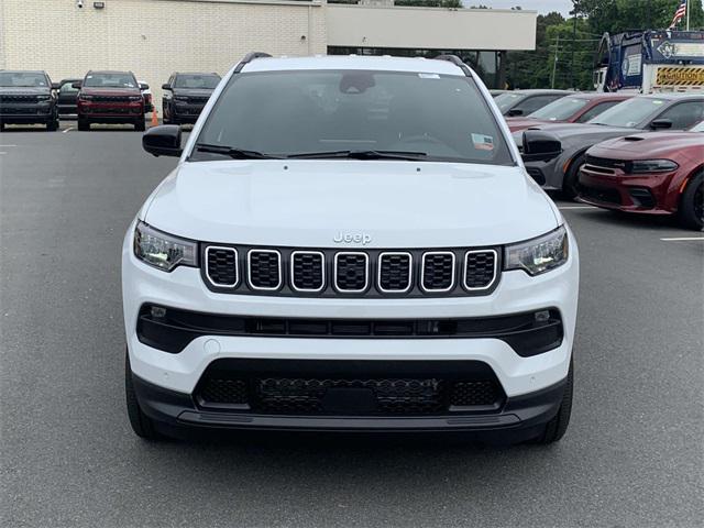 2024 Jeep Compass Latitude Lux FWD