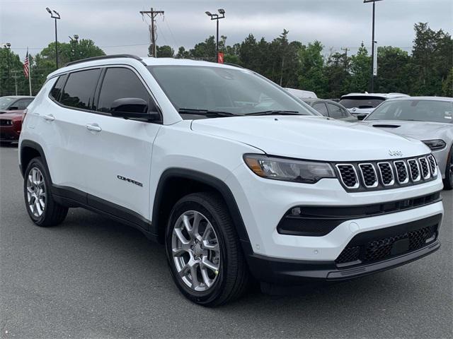 2024 Jeep Compass Latitude Lux FWD