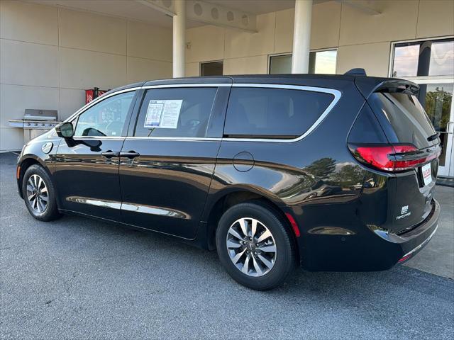 2022 Chrysler Pacifica Hybrid Touring L