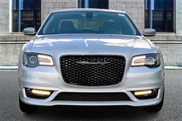 2023 Chrysler 300 Touring L