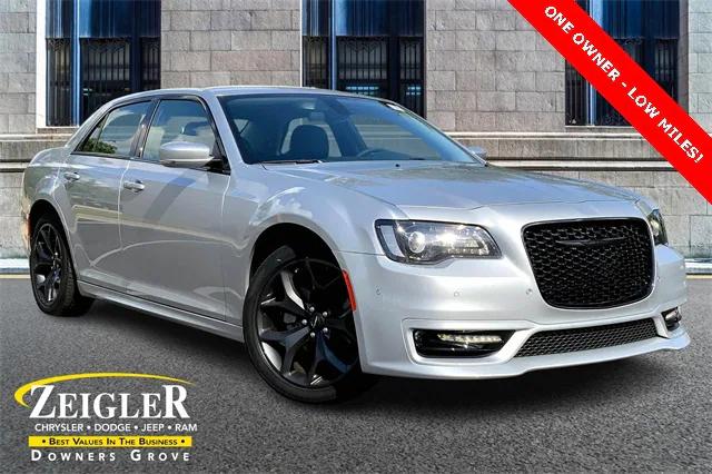 2023 Chrysler 300 Touring L