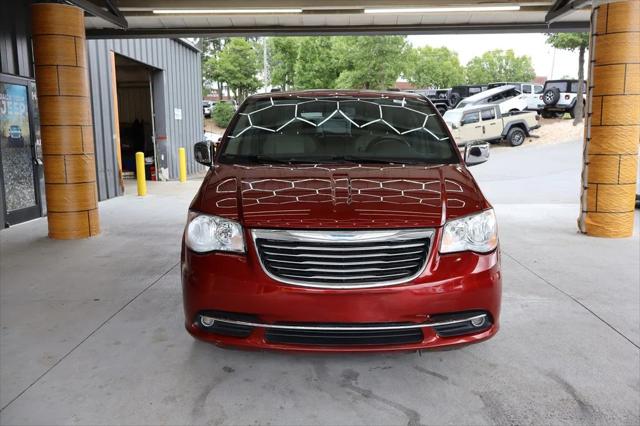 2015 Chrysler Town and Country Touring-L