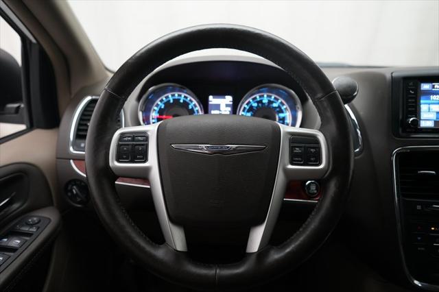2014 Chrysler Town & Country Touring-L