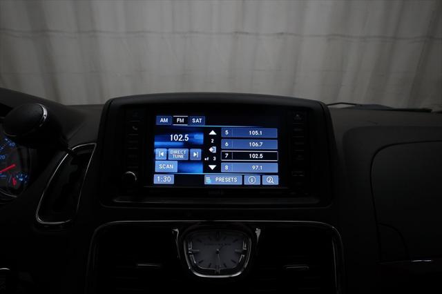 2014 Chrysler Town & Country Touring-L
