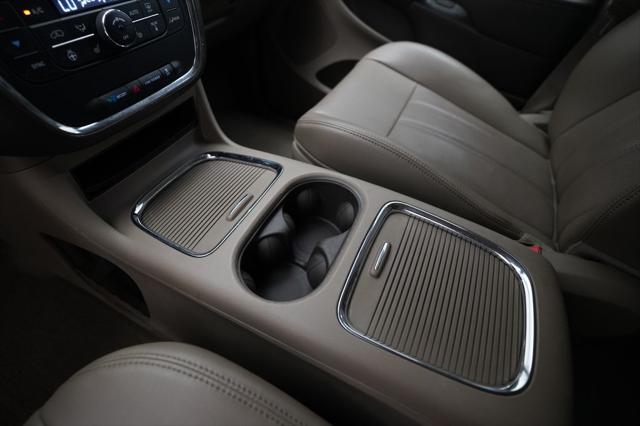 2014 Chrysler Town & Country Touring-L