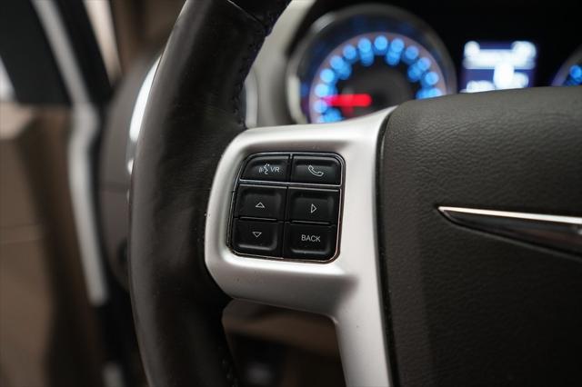 2014 Chrysler Town & Country Touring-L