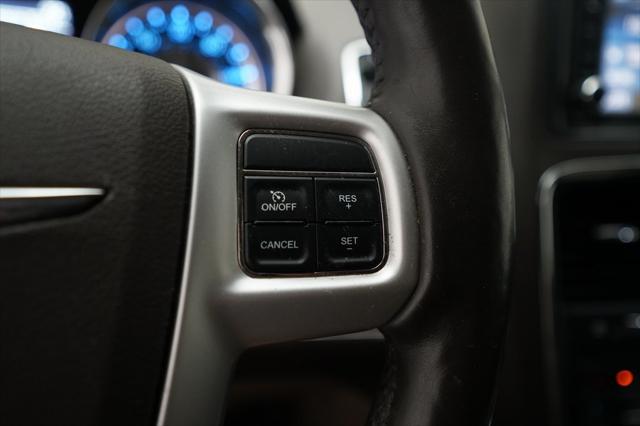 2014 Chrysler Town & Country Touring-L