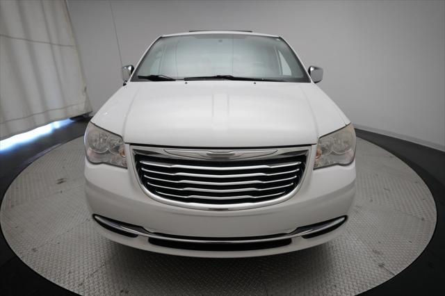 2014 Chrysler Town & Country Touring-L
