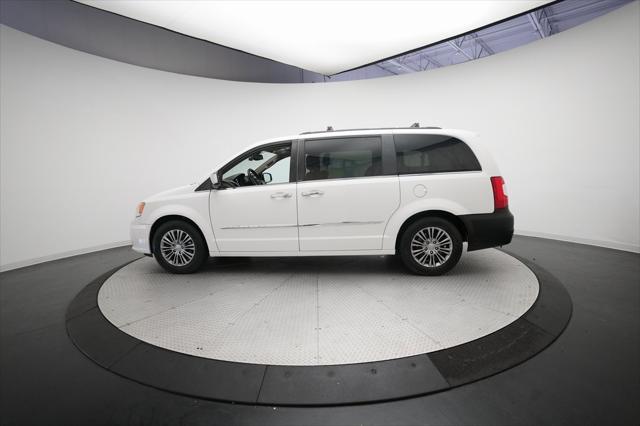 2014 Chrysler Town & Country Touring-L